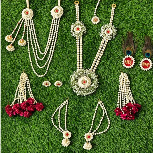 Flower Maang Tikka